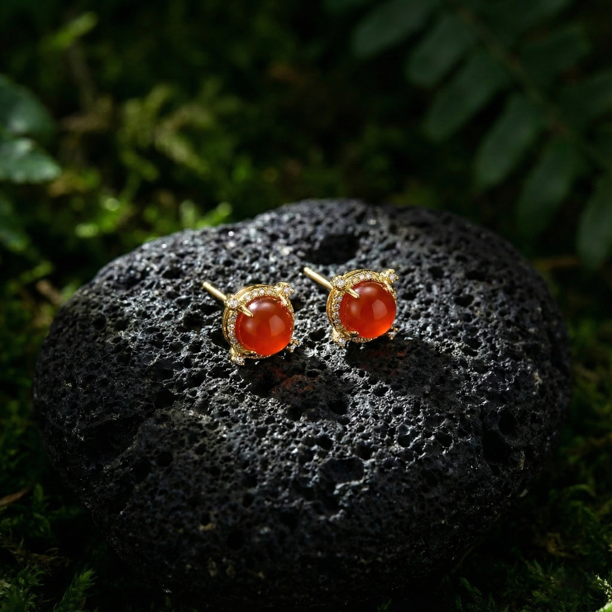 冰红玛瑙镶嵌耳钉